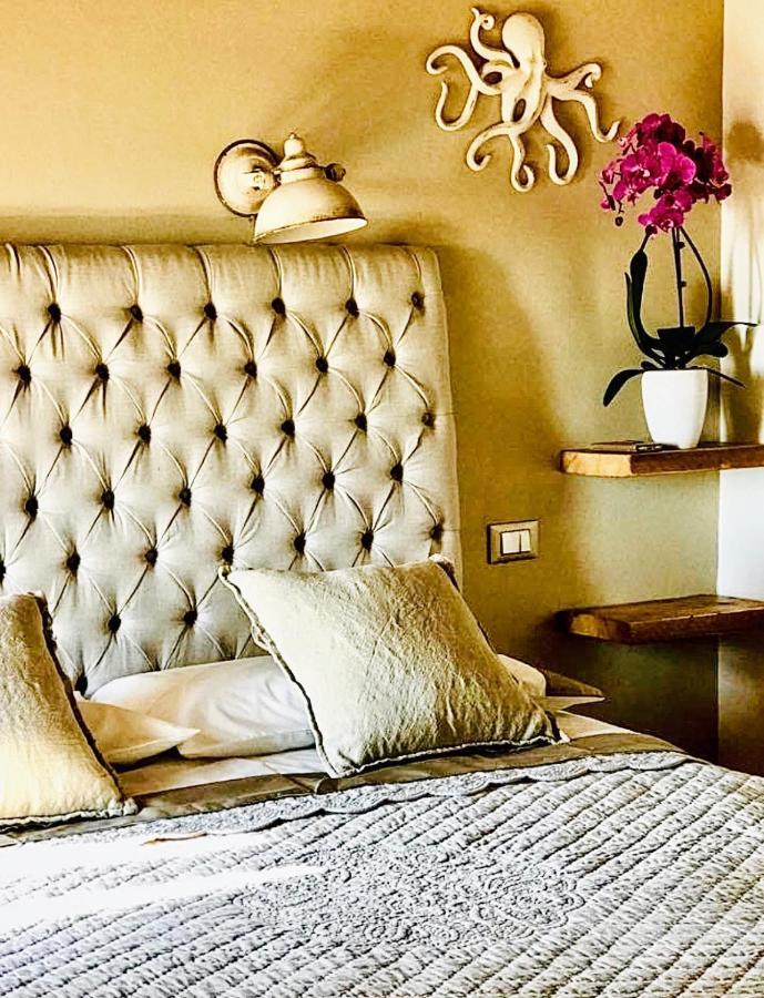 Bed And Breakfast La Bouganville 로시냐노 마리티모 외부 사진